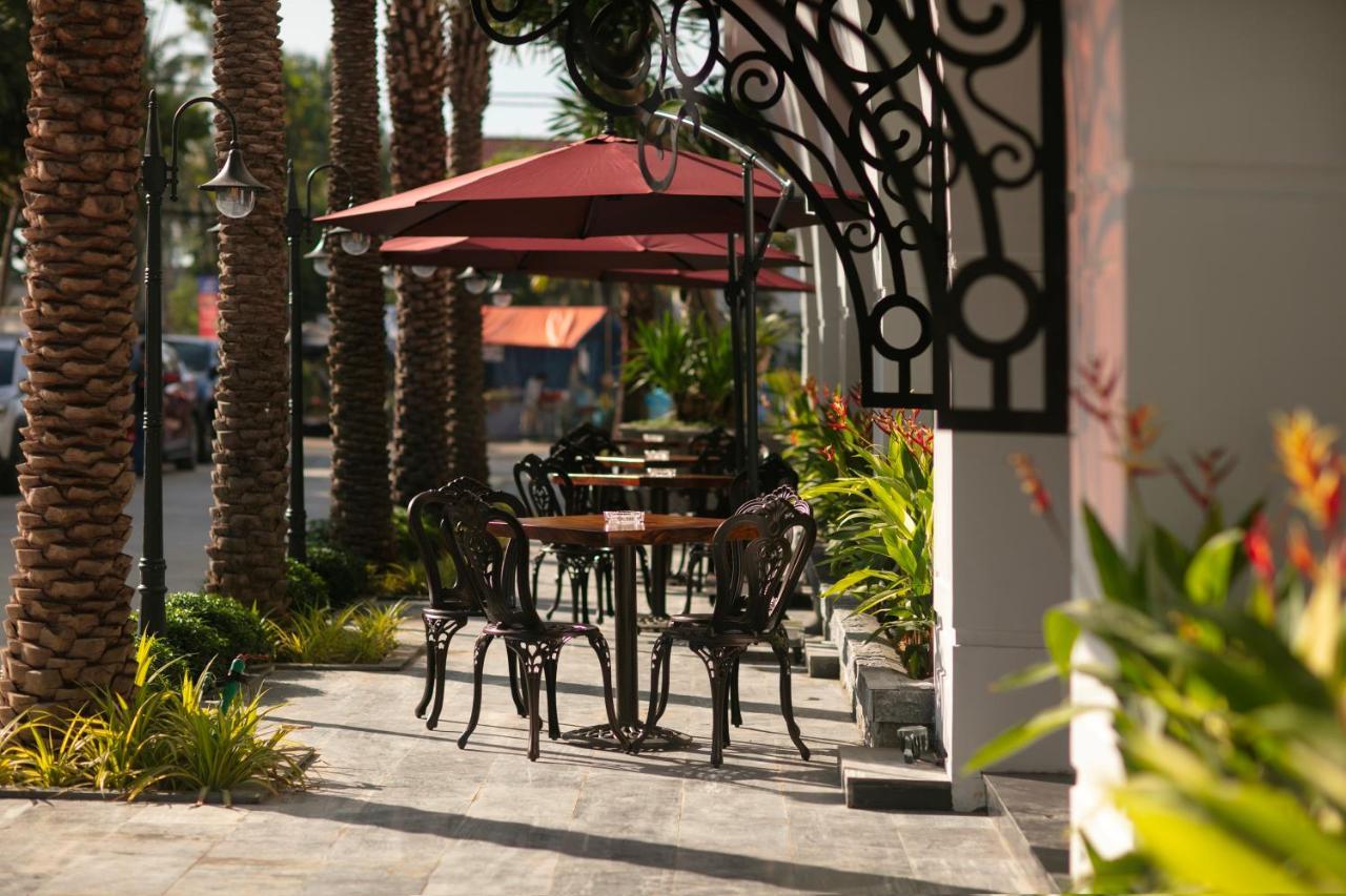 Grand Sunrise Palace Hoi An- A Luxury Indochine Hotel & Spa Экстерьер фото A restaurant in Palm Springs