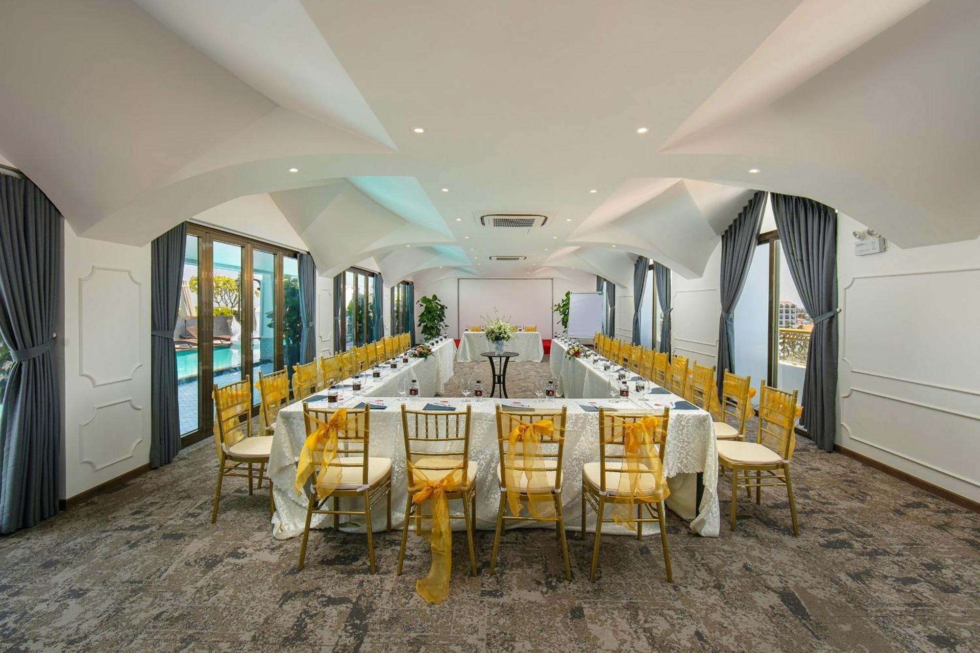Grand Sunrise Palace Hoi An- A Luxury Indochine Hotel & Spa Экстерьер фото The meeting room