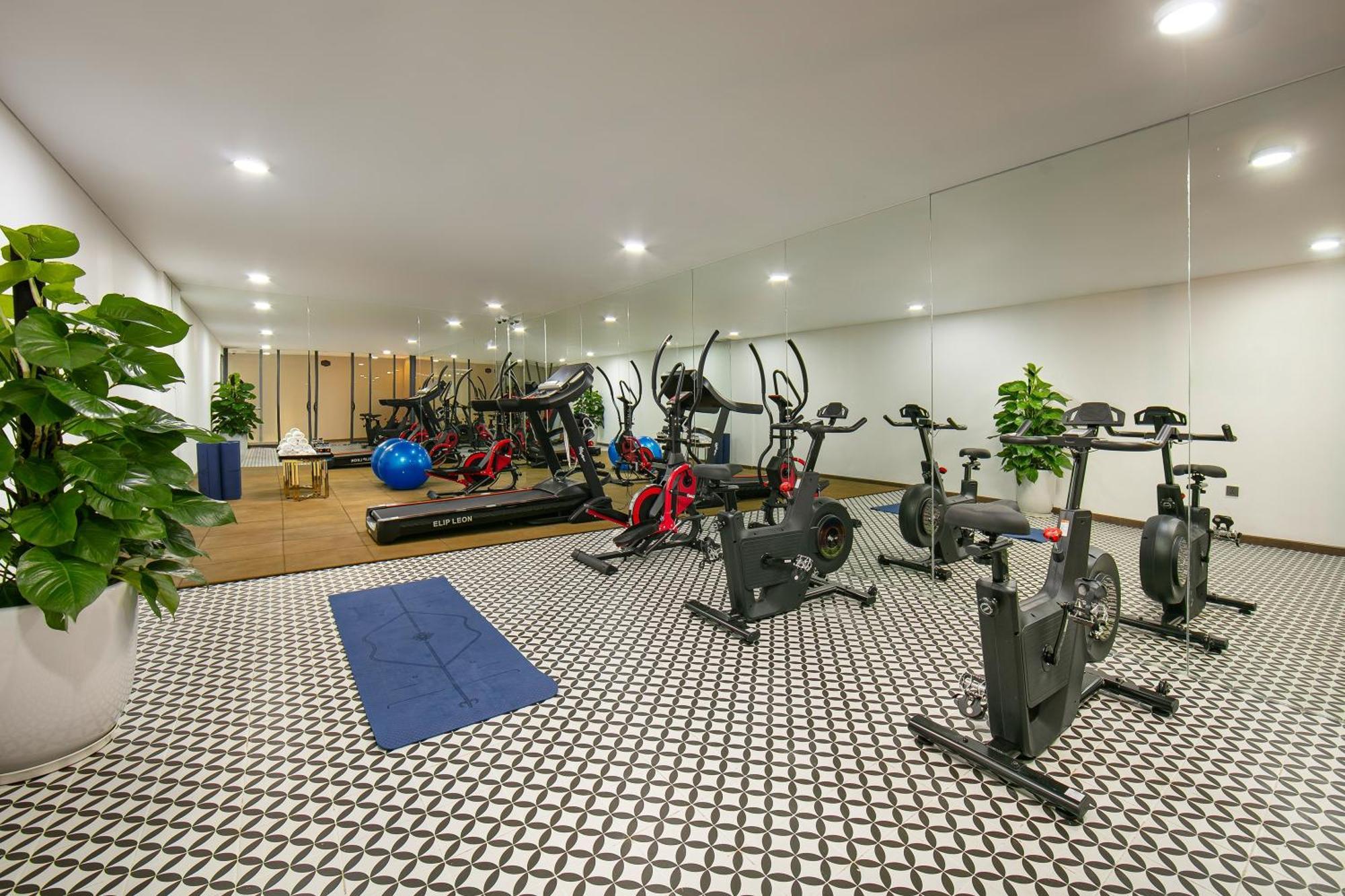 Grand Sunrise Palace Hoi An- A Luxury Indochine Hotel & Spa Экстерьер фото The gym at the hotel